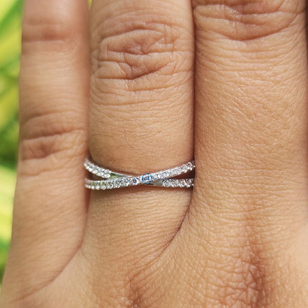 Round Cut Lab Grown Diamond Band Criss Cross Wedding Band