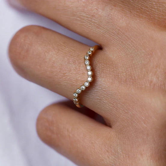 D Color Moisanite Round Cut Curved Style Band