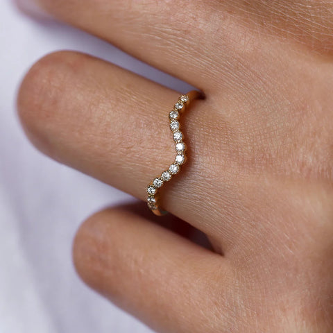 D Color Moisanite Round Cut Curved Style Band
