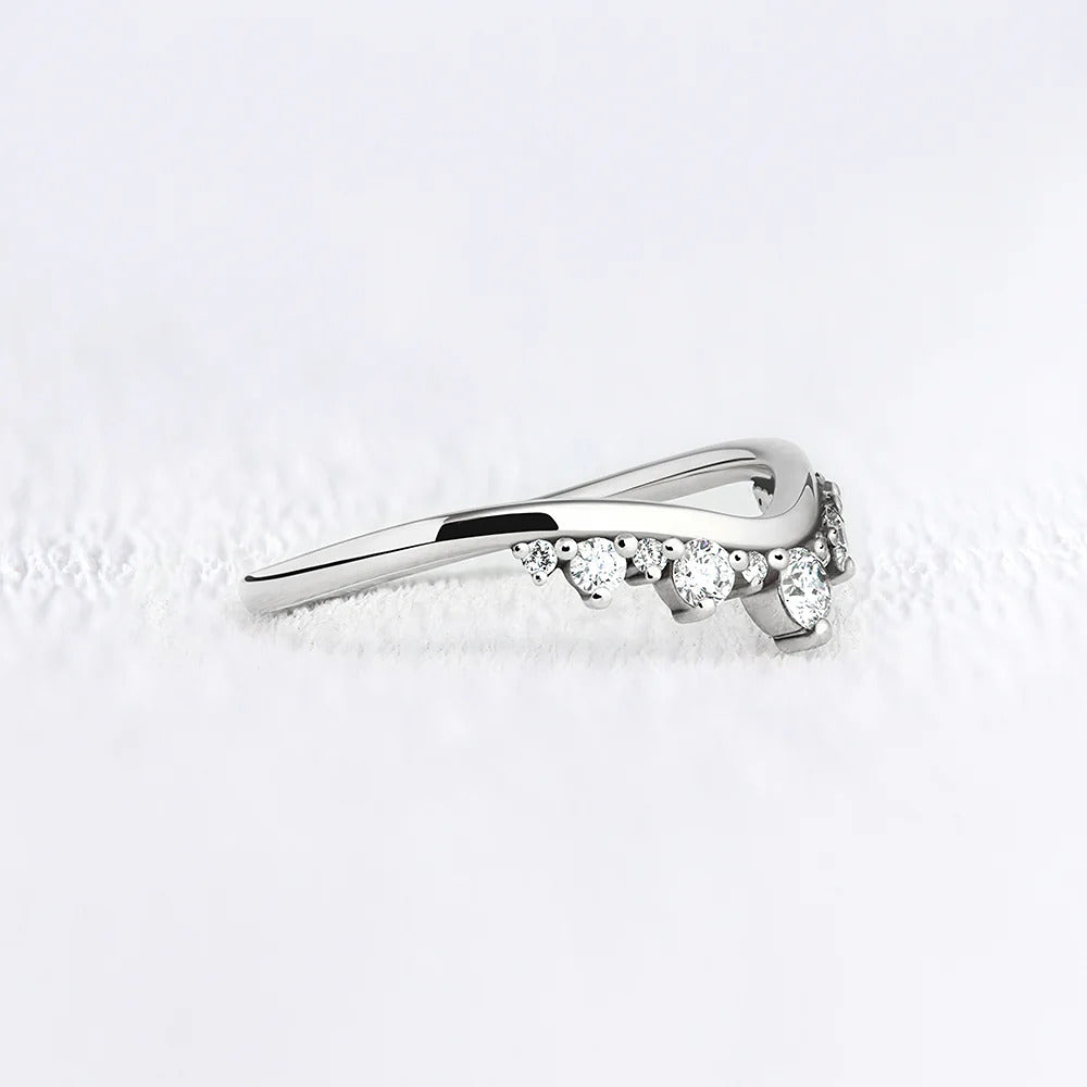 Unique Style Round Cut Moissanite Wedding Band
