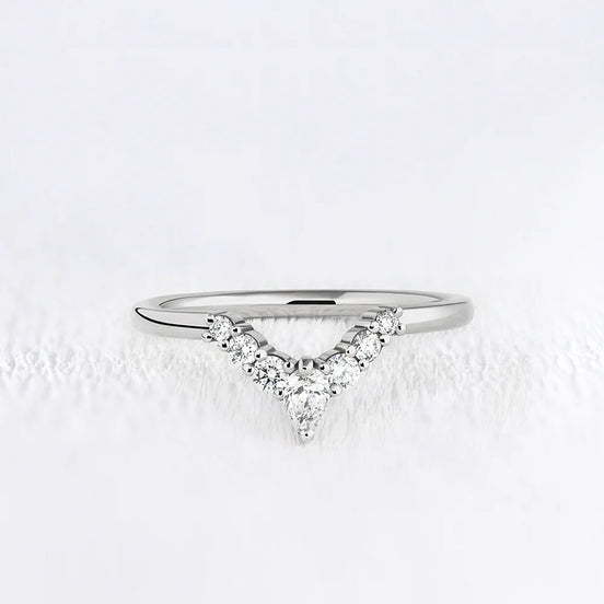 Colorless Moissanite Pear & Round Cut Chevron Shape Band