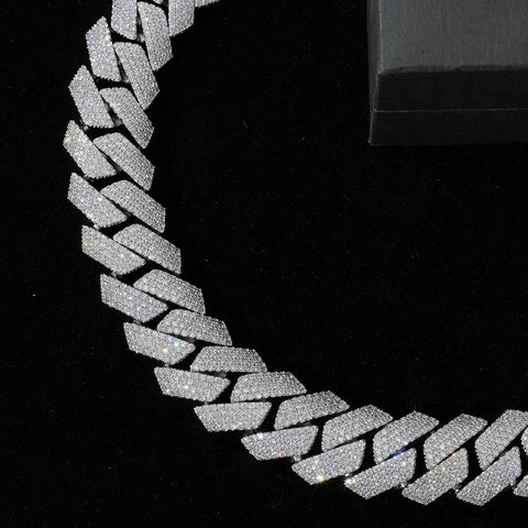 VVS1 Moissanite 20mm Cuban Linked Luxury Chain