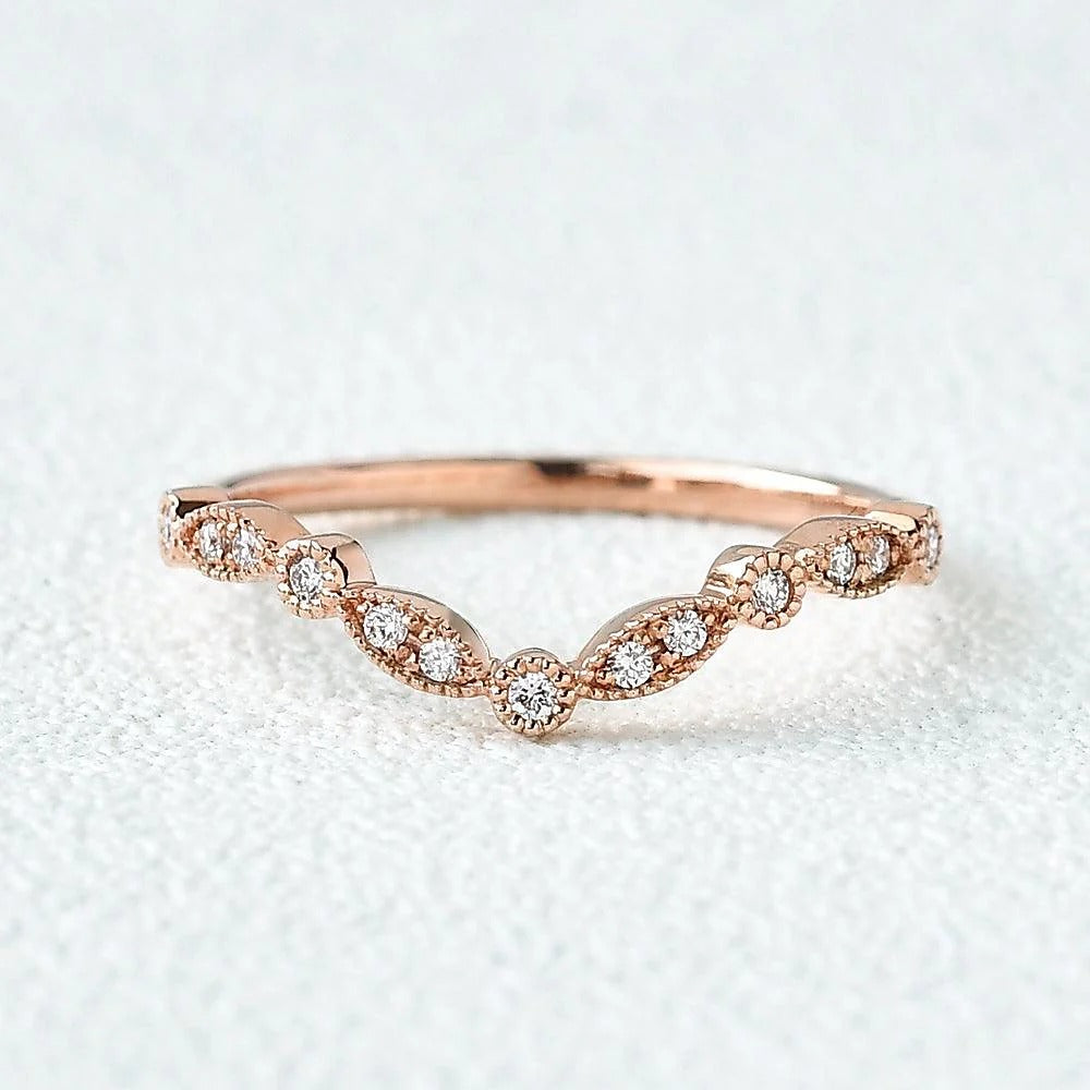 Round Cut Chevron Style Band Valentine Day Gift For Women