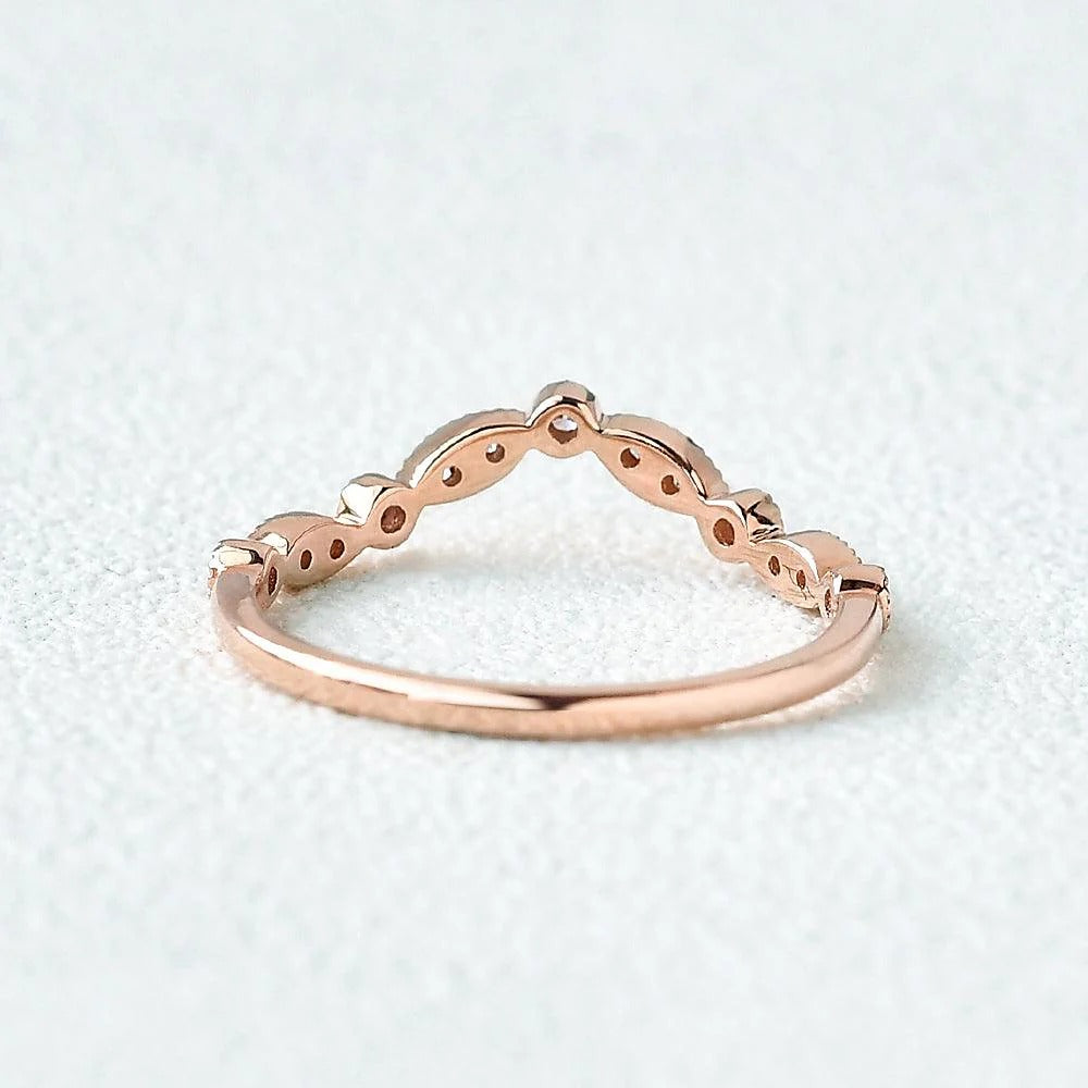 Round Cut Chevron Style Band Valentine Day Gift For Women