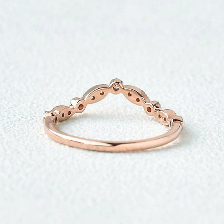 Round Cut Chevron Style Band Valentine Day Gift For Women