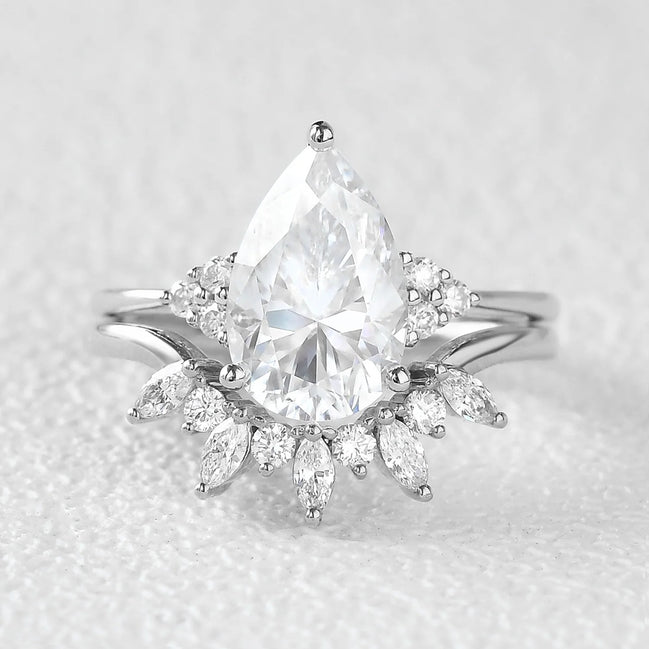 Side Accent Pear Cut D Color Moissanite Wedding Ring Set