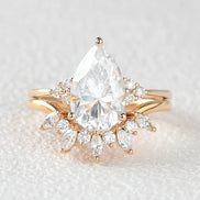 Side Accent Pear Cut D Color Moissanite Wedding Ring Set