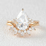 Side Accent Pear Cut D Color Moissanite Wedding Ring Set
