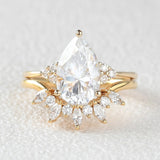 Side Accent Pear Cut D Color Moissanite Wedding Ring Set