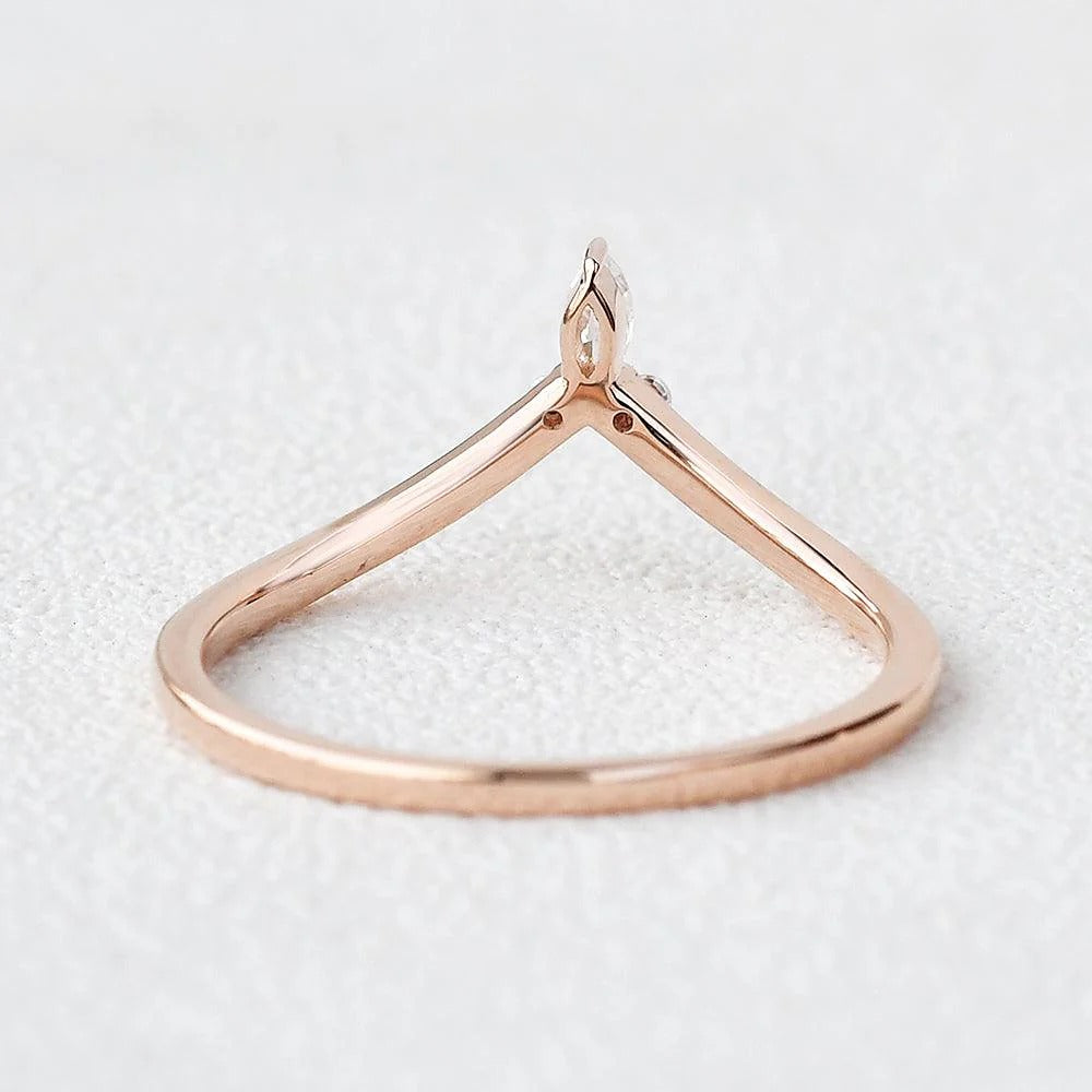 Chevron Style Moissanite Anniversary Day Gift For Women