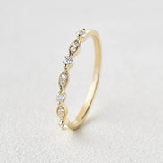 VVS1 Moissanite Round Cut Unique Style Band For Her