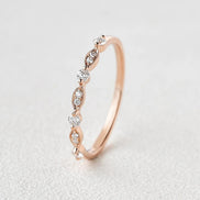 VVS1 Moissanite Round Cut Unique Style Band For Her
