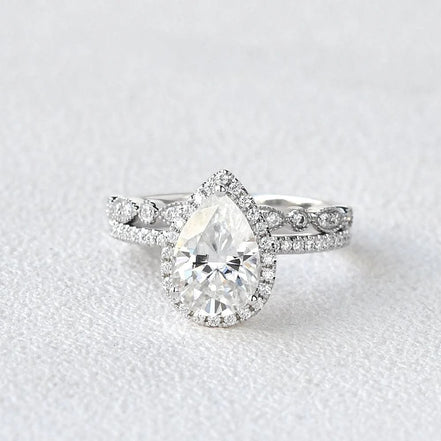 VVS1 Pear Cur Vintage Halo Moissanite Bridal Set For Her