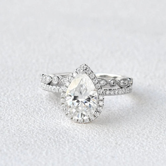 VVS1 Pear Cur Vintage Halo Moissanite Bridal Set For Her