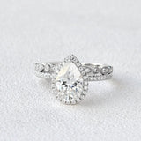 VVS1 Pear Cur Vintage Halo Moissanite Bridal Set For Her