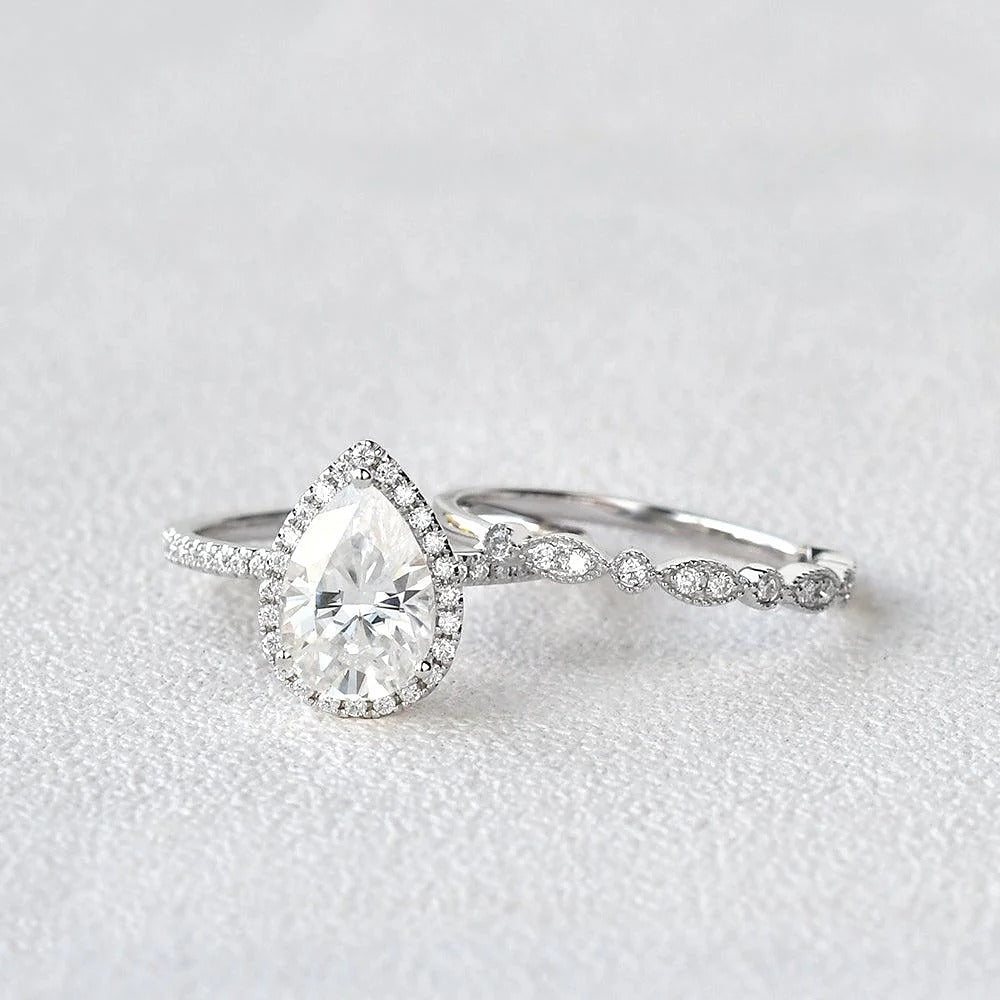 VVS1 Pear Cur Vintage Halo Moissanite Bridal Set For Her