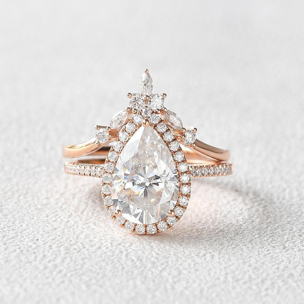Vintage Halo Pear Cut Colorless Moissanite Ring Set For Bride
