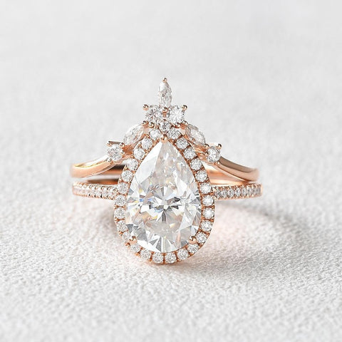 Vintage Halo Pear Cut Colorless Moissanite Ring Set For Bride