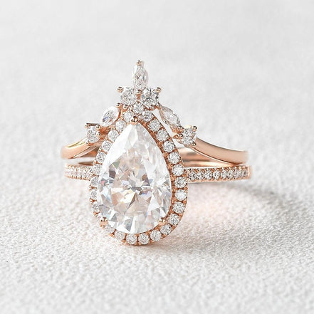 Vintage Halo Pear Cut Colorless Moissanite Ring Set For Bride