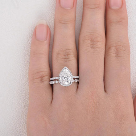 VVS1 Pear Cur Vintage Halo Moissanite Bridal Set For Her