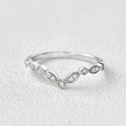 VVS1 Moissanite Round Cut Chevron Shape Band For Women