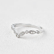 VVS1 Moissanite Round Cut Chevron Shape Band For Women