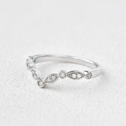 VVS1 Moissanite Round Cut Chevron Shape Band For Women