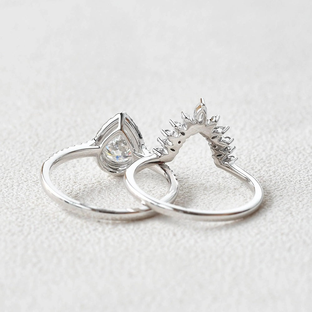 VVS1 Moissanite Halo Pear Cut Bridal Set For Women