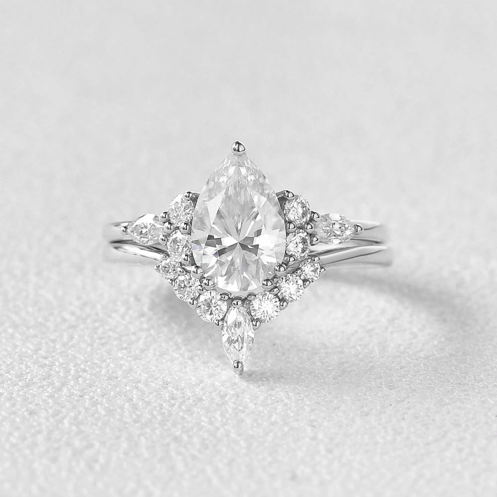 Pear Cut Moissanite VVS1 Clarity Side Accent Wedding Proposal Ring