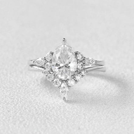 Pear Cut Moissanite VVS1 Clarity Side Accent Wedding Proposal Ring