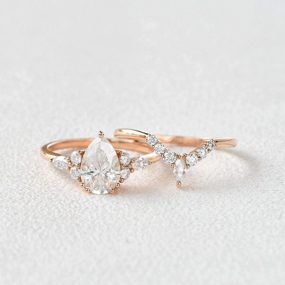 Pear Cut Moissanite VVS1 Clarity Side Accent Wedding Proposal Ring