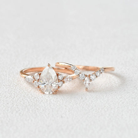 Pear Cut Moissanite VVS1 Clarity Side Accent Wedding Proposal Ring
