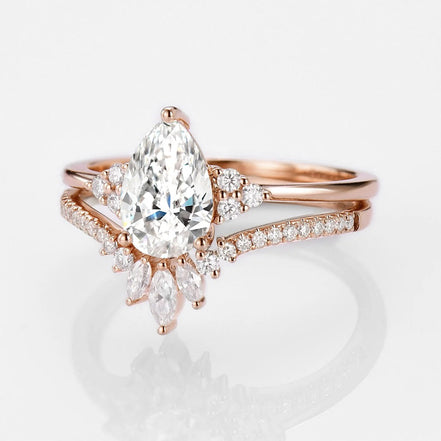 Pear Cut Side Accent Moissanite Wedding Ring Set For Her