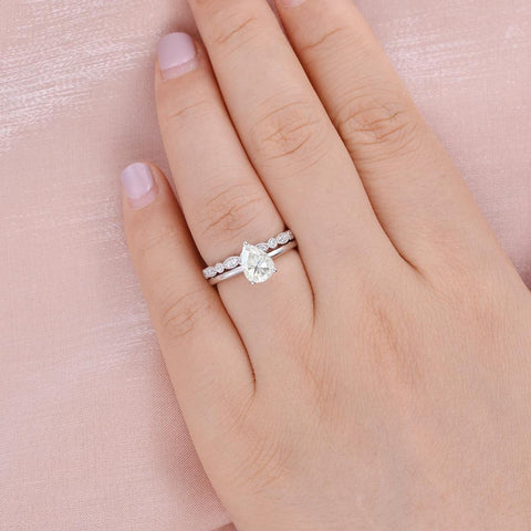 D Color Moissanite Solitaire Pear Cut Rind Set