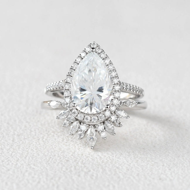 Vintage Halo Pear Cut D Color Moissanite Ring Set For Women