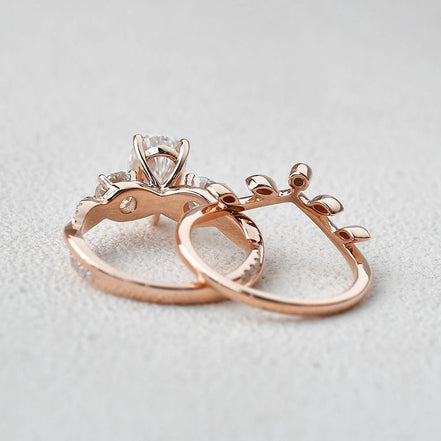 VVS1 Moissanite Pear Cut Twisted Ring Set For Women