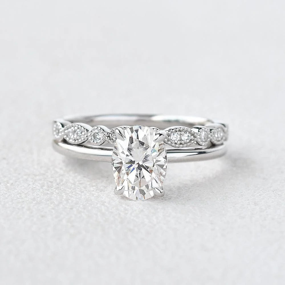 Moissanite Oval Cut Solitaire Wedding Ring Set For Women