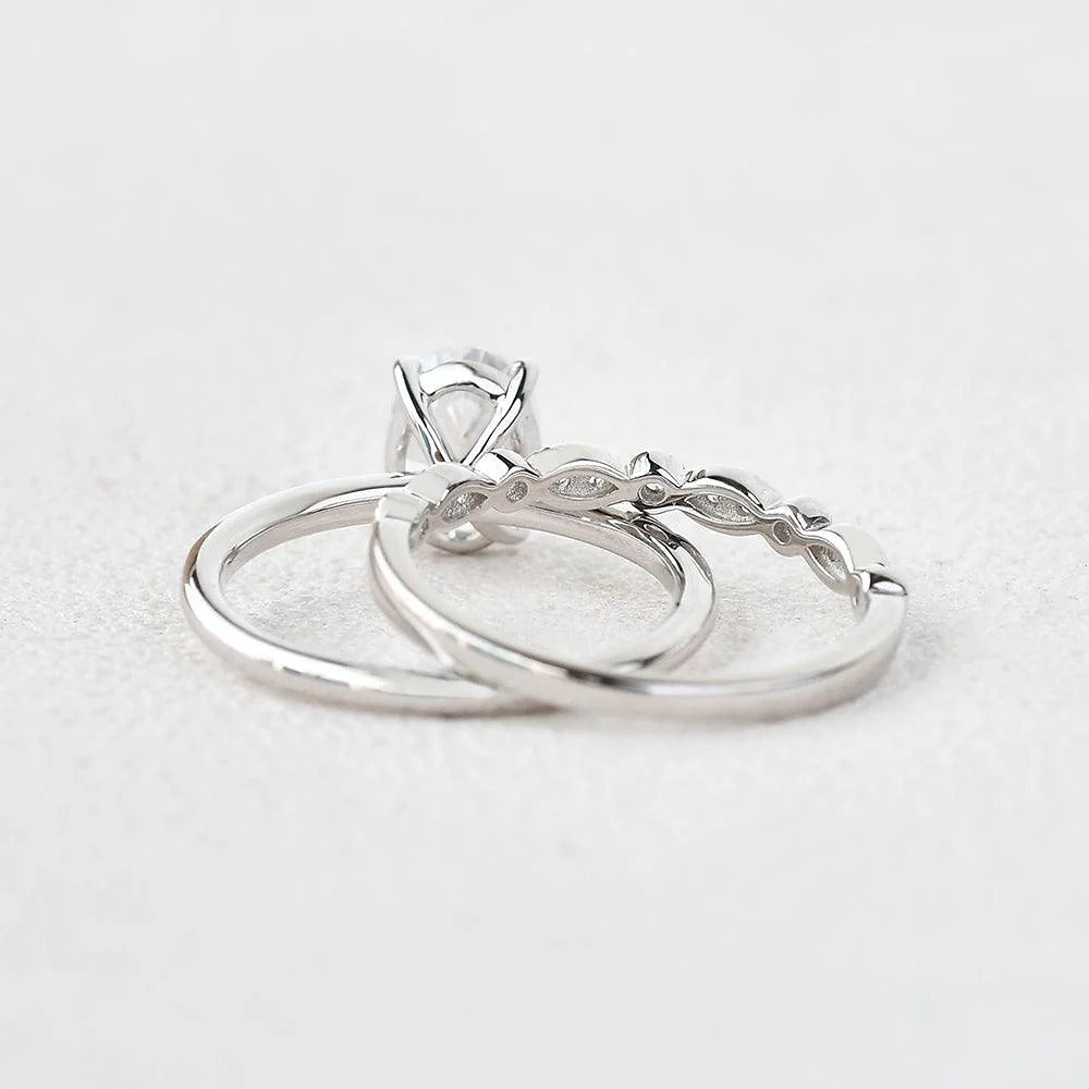 Moissanite Oval Cut Solitaire Wedding Ring Set For Women