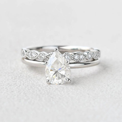 D Color Moissanite Solitaire Pear Cut Rind Set