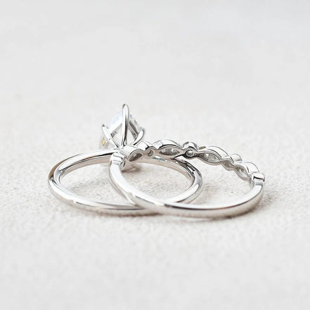 D Color Moissanite Solitaire Pear Cut Rind Set