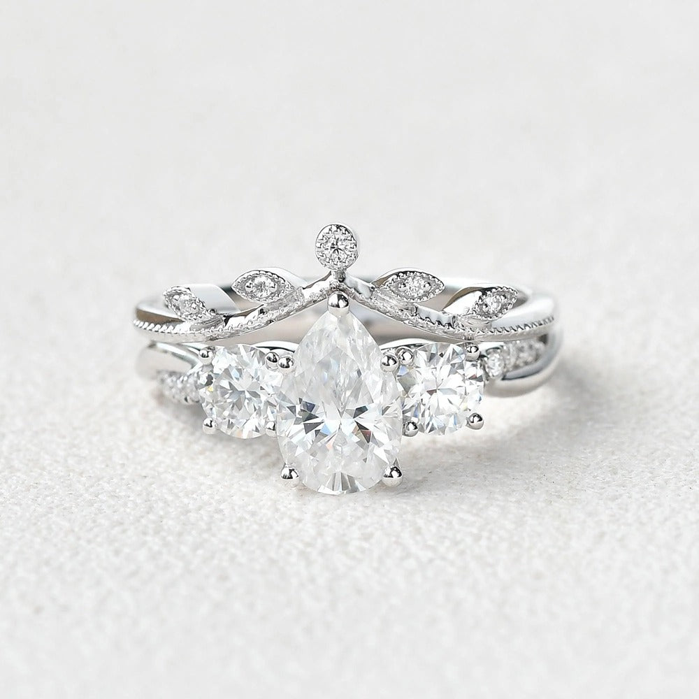 VVS1 Moissanite Pear Cut Twisted Ring Set For Women