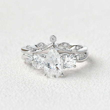 VVS1 Moissanite Pear Cut Twisted Ring Set For Women