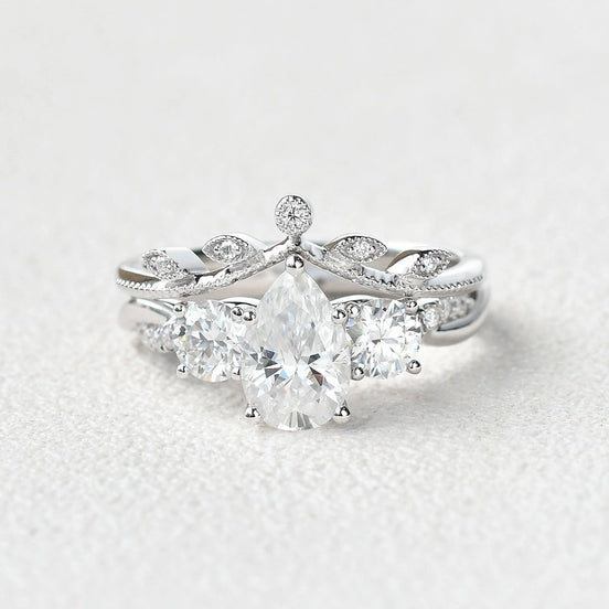 VVS1 Moissanite Pear Cut Twisted Ring Set For Women