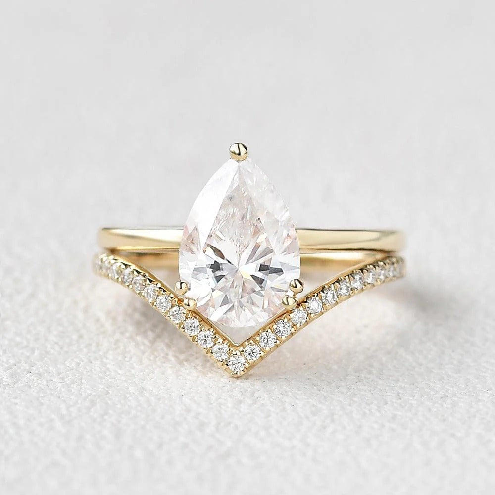 Pear Cut Solitaire VVS1 Moissanite Wedding Ring Set