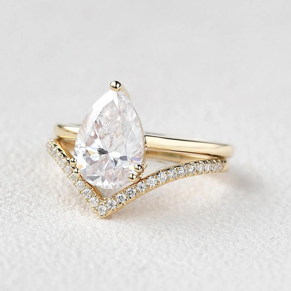 Pear Cut Solitaire VVS1 Moissanite Wedding Ring Set