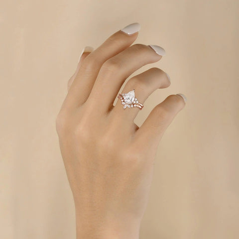 Pear Cut Side Accent Moissanite Wedding Ring Set For Women