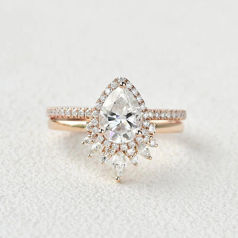 VVS1 Moissanite Halo Pear Cut Bridal Set For Women