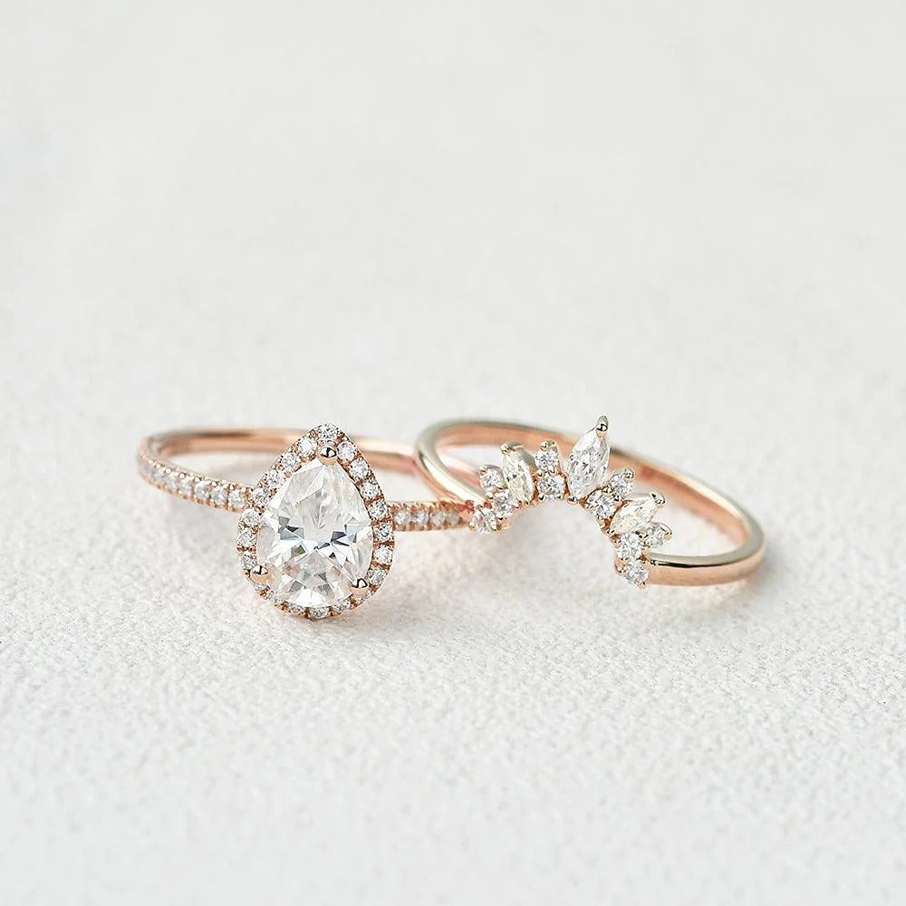 VVS1 Moissanite Halo Pear Cut Bridal Set For Women