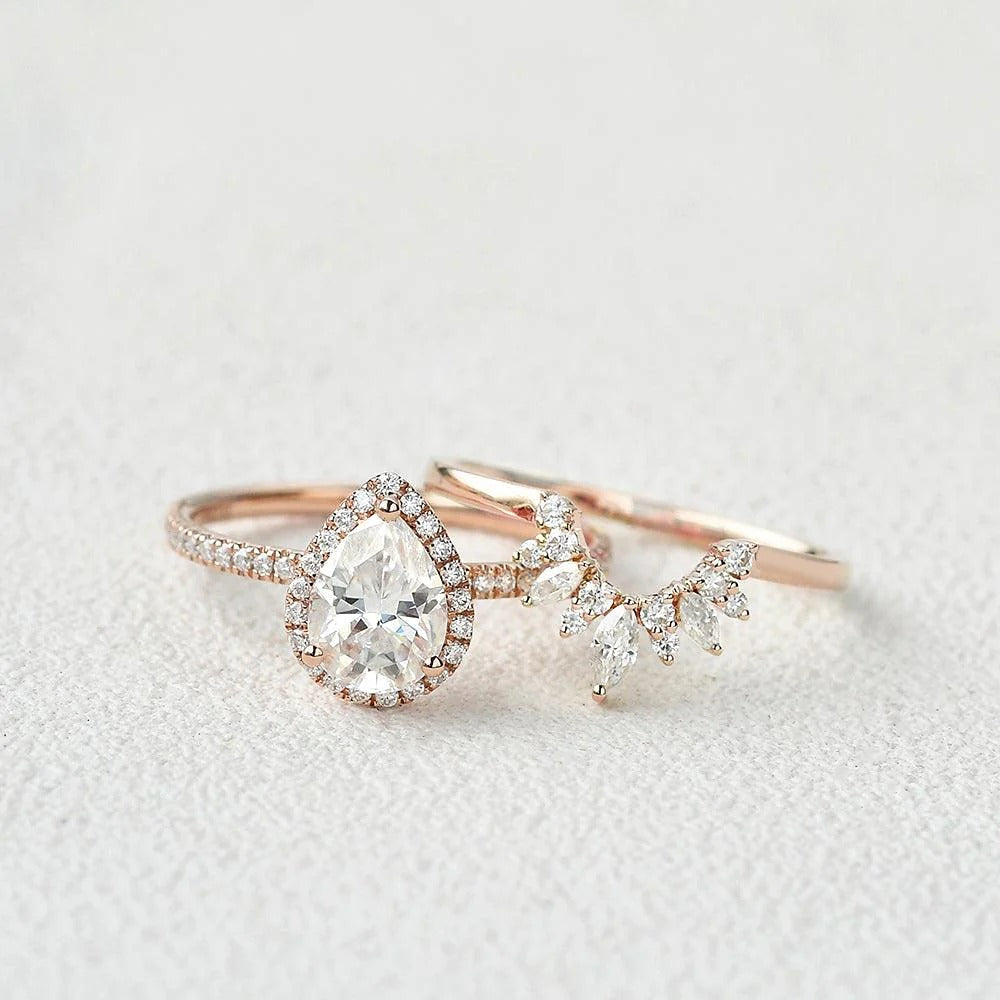 VVS1 Moissanite Halo Pear Cut Bridal Set For Women