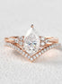 Side Accent Pear Cut Moissanite Wedding Ring Set For Women